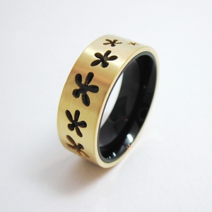 Gold Plated Steel Band with Cut-out Flower Ring
